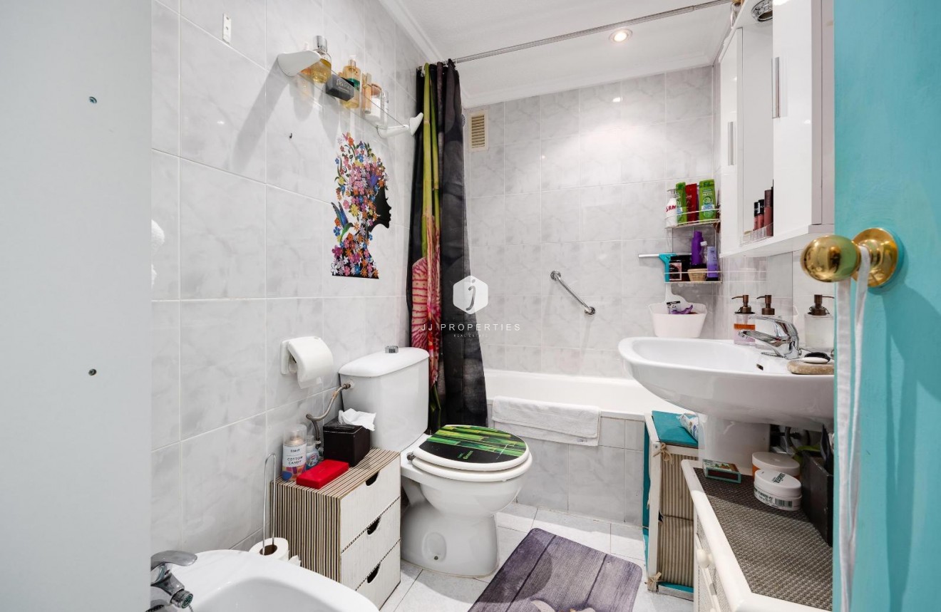 Aus zweiter Hand - Wohnung -
Torrevieja - Playa de los Locos