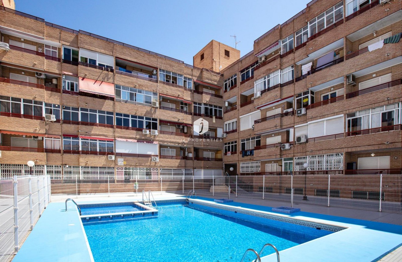 Aus zweiter Hand - Wohnung -
Torrevieja - Playa de los Locos