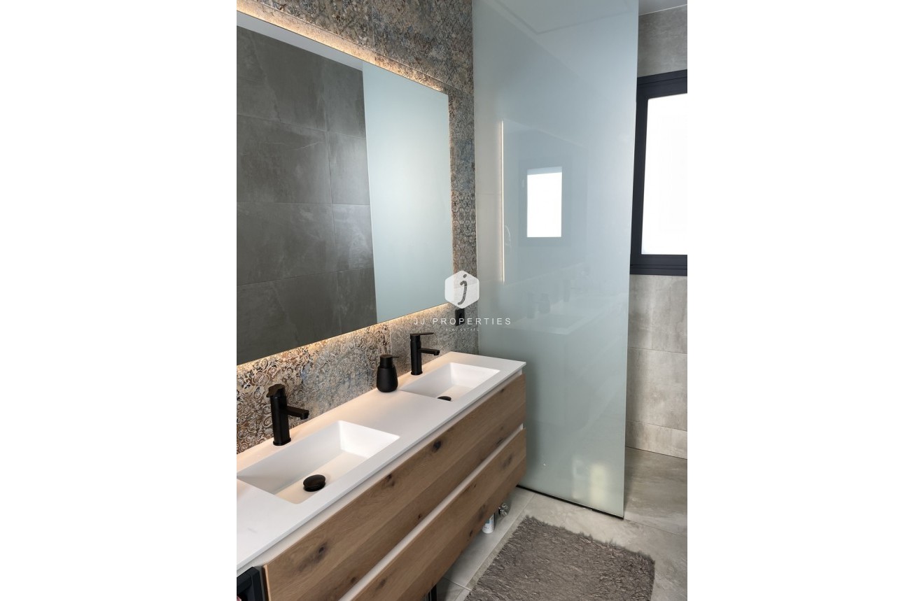 Tweedehands - Villa -
Ciudad Quesada - Costa Blanca