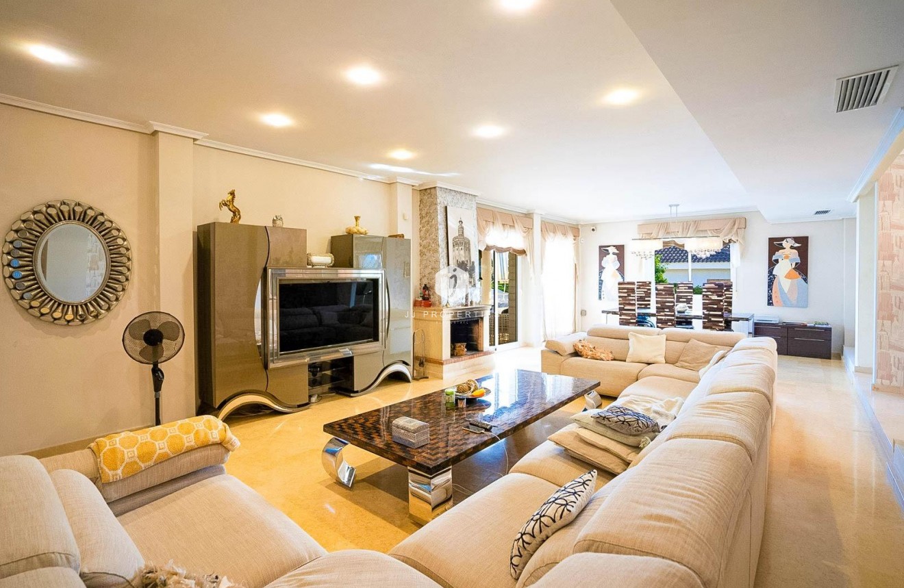 Tweedehands - Villa -
Torrevieja - Torre la mata