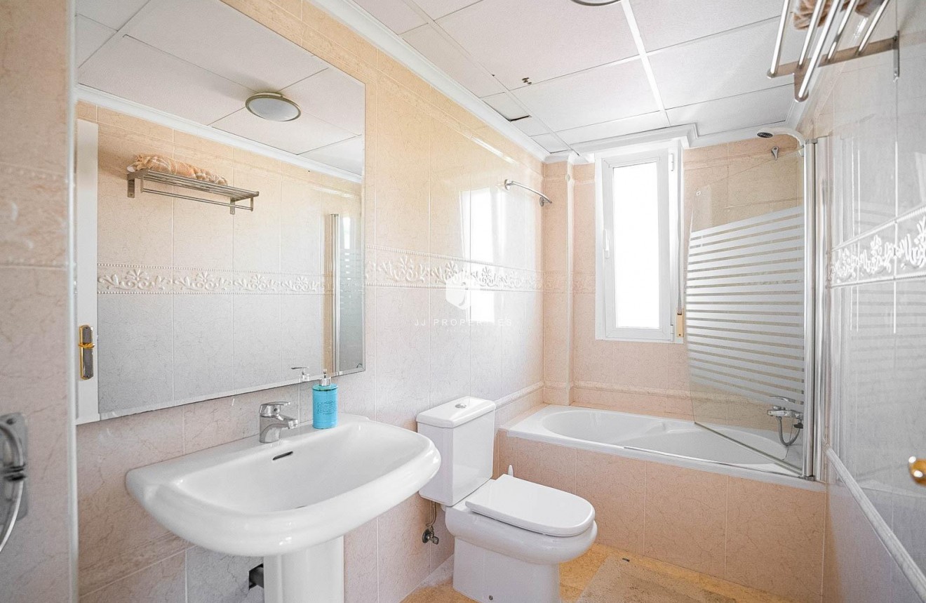 Tweedehands - Villa -
Torrevieja - Torre la mata