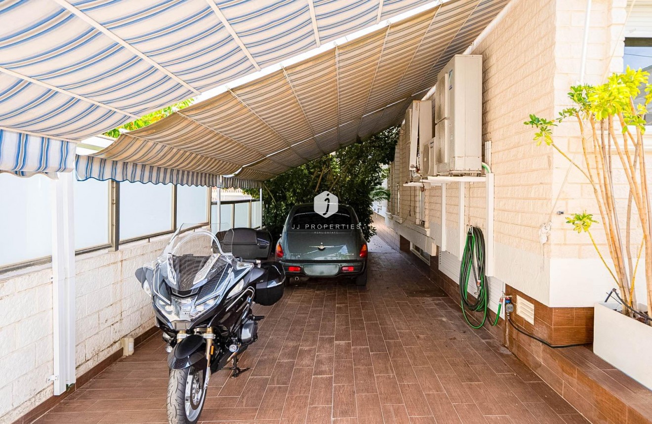 Tweedehands - Villa -
Torrevieja - Torre la mata