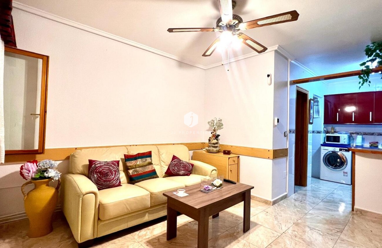 Tweedehands - duplex -
Torrevieja - Costa Blanca