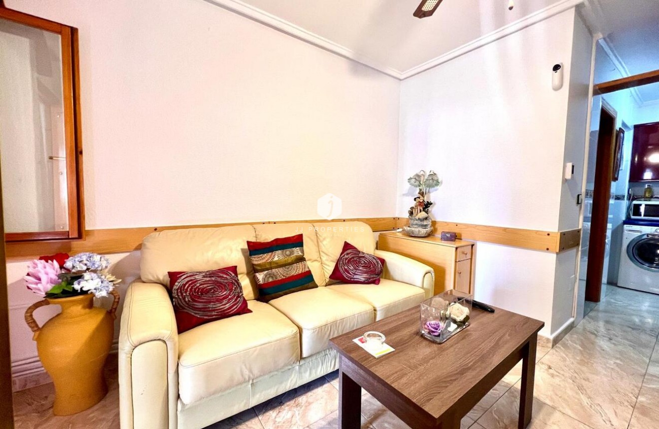 Tweedehands - duplex -
Torrevieja - Costa Blanca