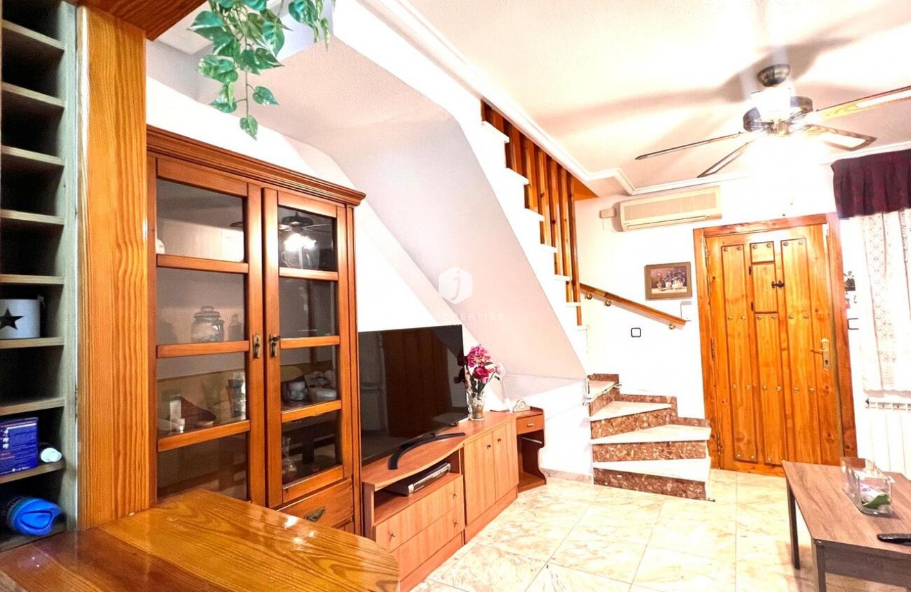 Tweedehands - duplex -
Torrevieja - Costa Blanca