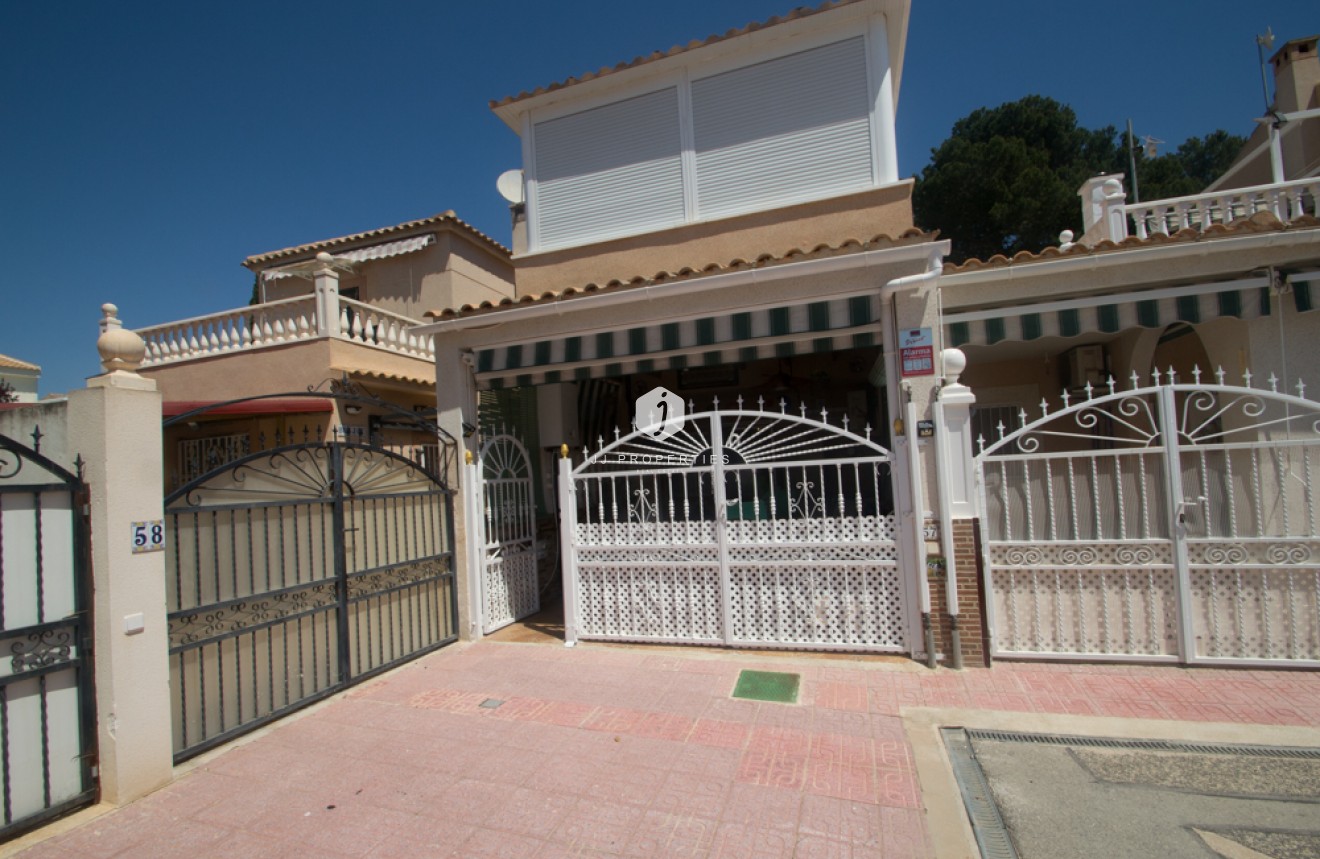 Tweedehands - duplex -
Torrevieja - Costa Blanca