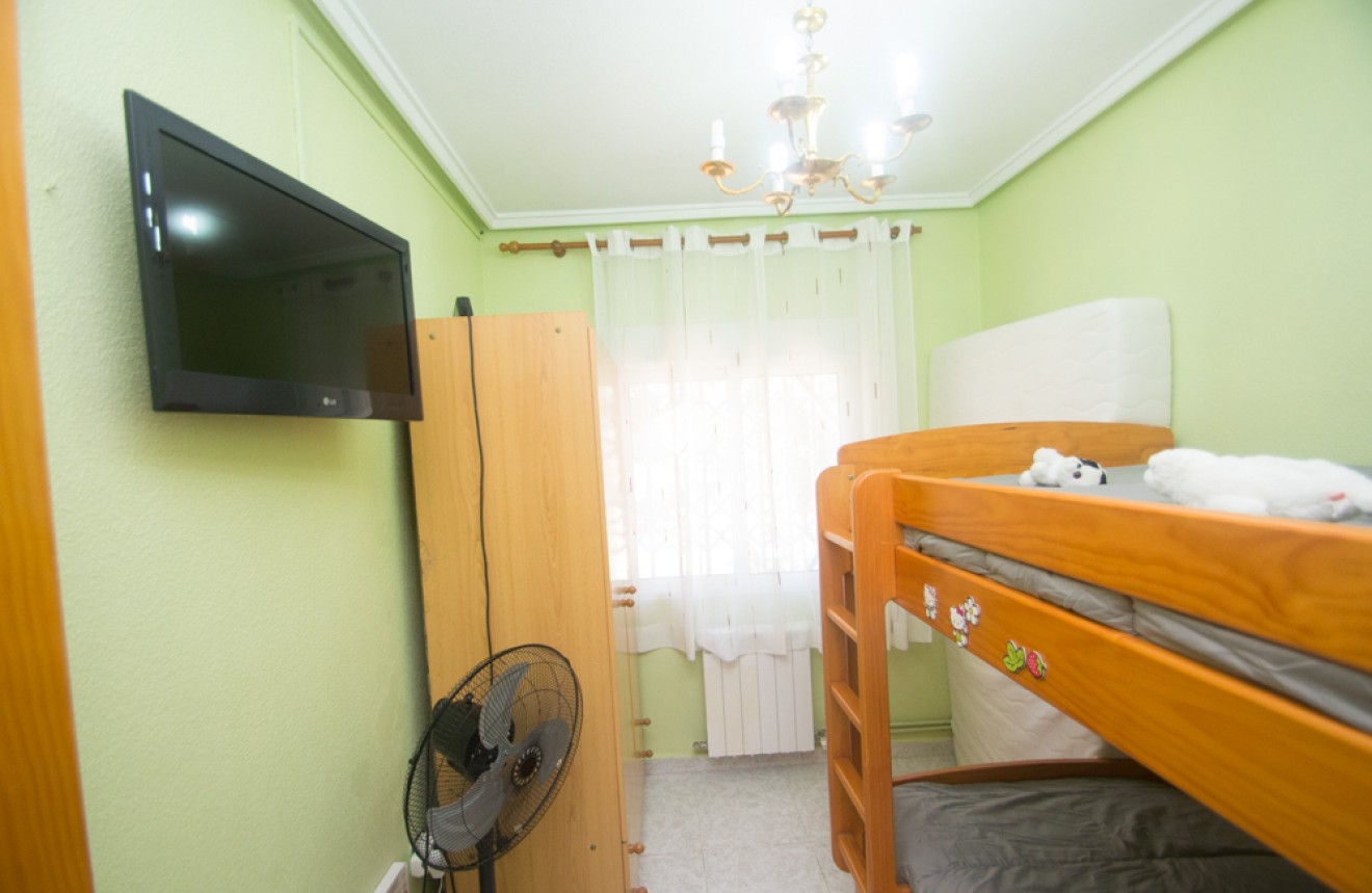 Tweedehands - duplex -
Torrevieja - Costa Blanca