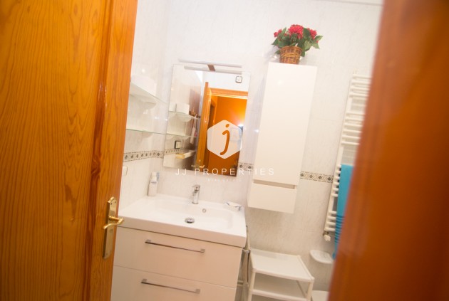 Tweedehands - duplex -
Torrevieja - Costa Blanca