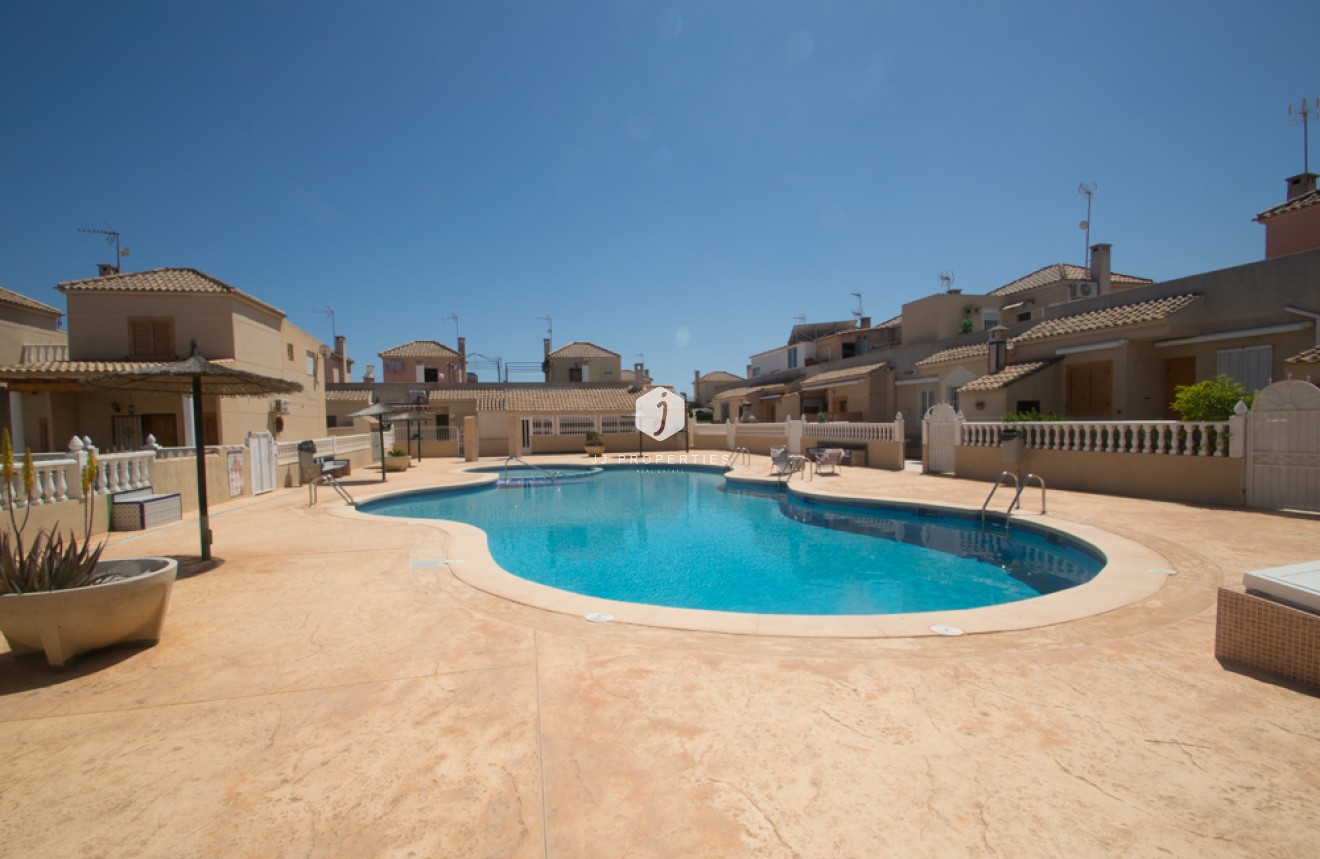 Tweedehands - duplex -
Torrevieja - Costa Blanca