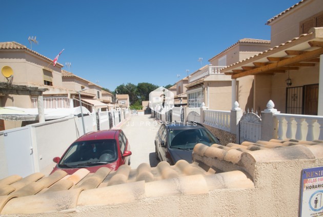 Tweedehands - duplex -
Torrevieja - Costa Blanca