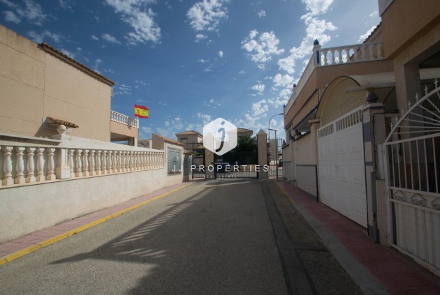 Tweedehands - duplex -
Torrevieja - Costa Blanca
