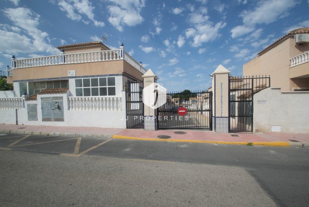 Tweedehands - duplex -
Torrevieja - Costa Blanca