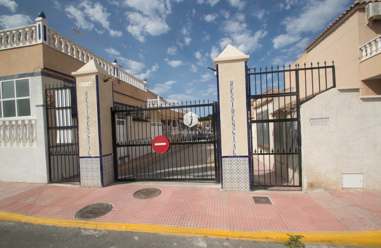 Tweedehands - duplex -
Torrevieja - Costa Blanca