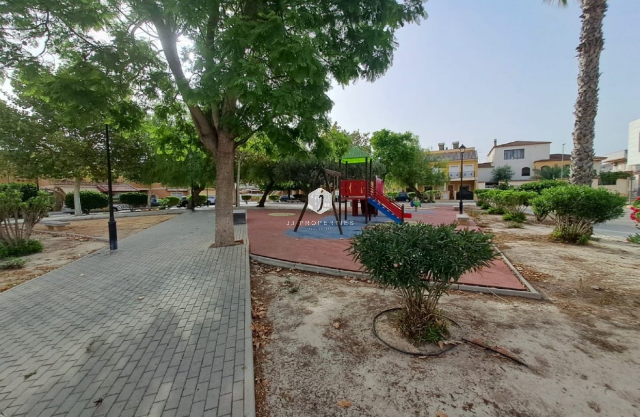 Tweedehands - Bungalow -
Benejúzar - Inland