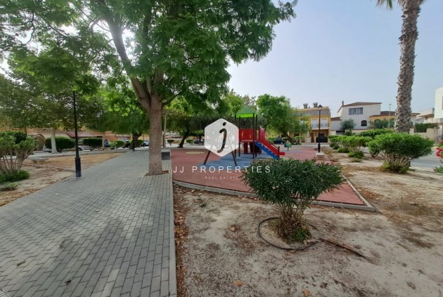 Tweedehands - Bungalow -
Benejúzar - Inland