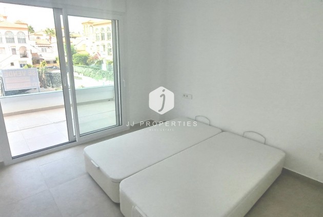Tweedehands - Appartement / flat -
Playa Flamenca - Costa Blanca