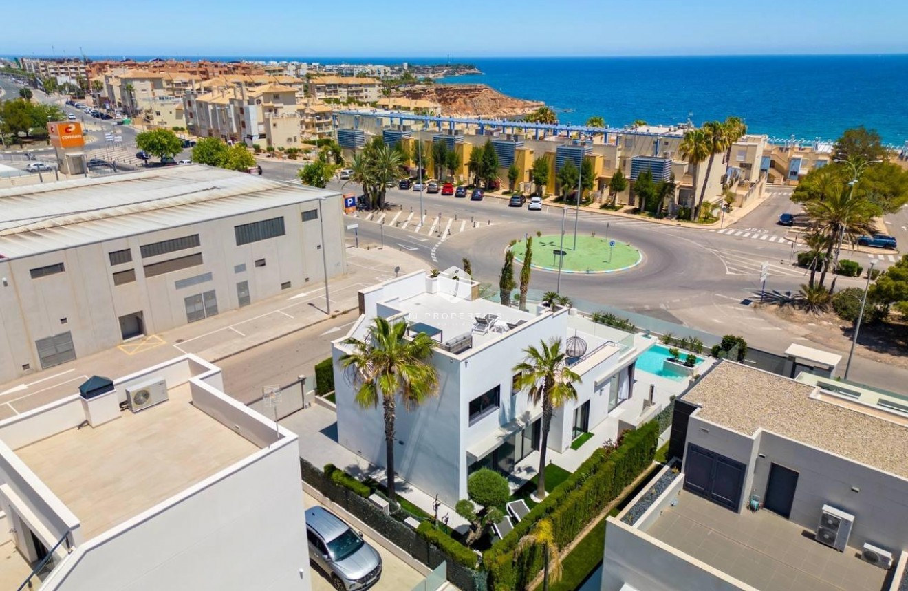 Tweedehands - Villa -
Orihuela Costa - Campoamor