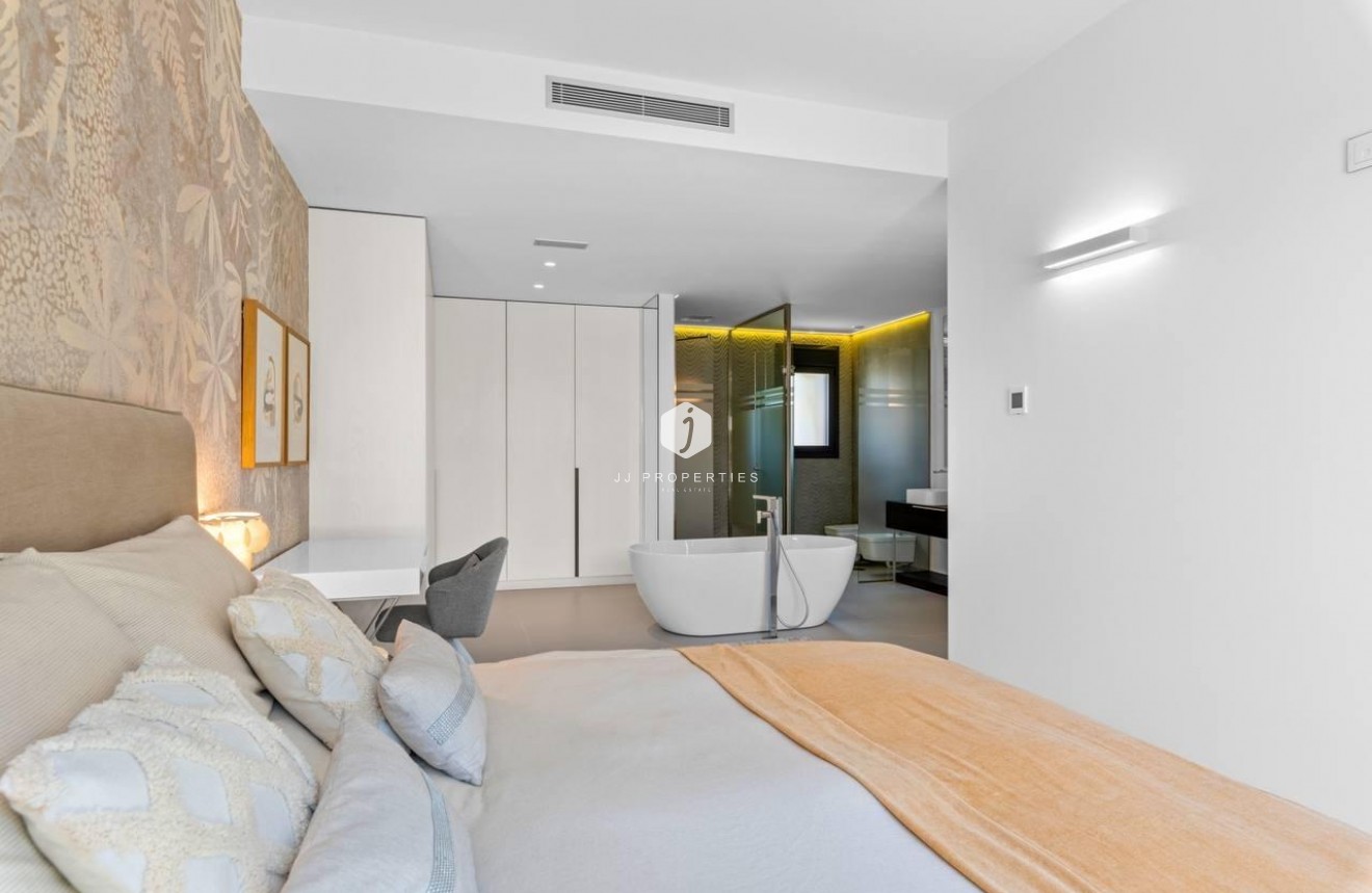 Tweedehands - Villa -
Orihuela Costa - Campoamor