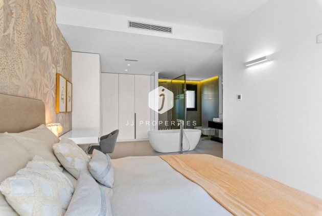 Tweedehands - Villa -
Orihuela Costa - Campoamor