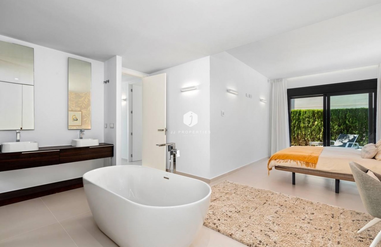 Tweedehands - Villa -
Orihuela Costa - Campoamor