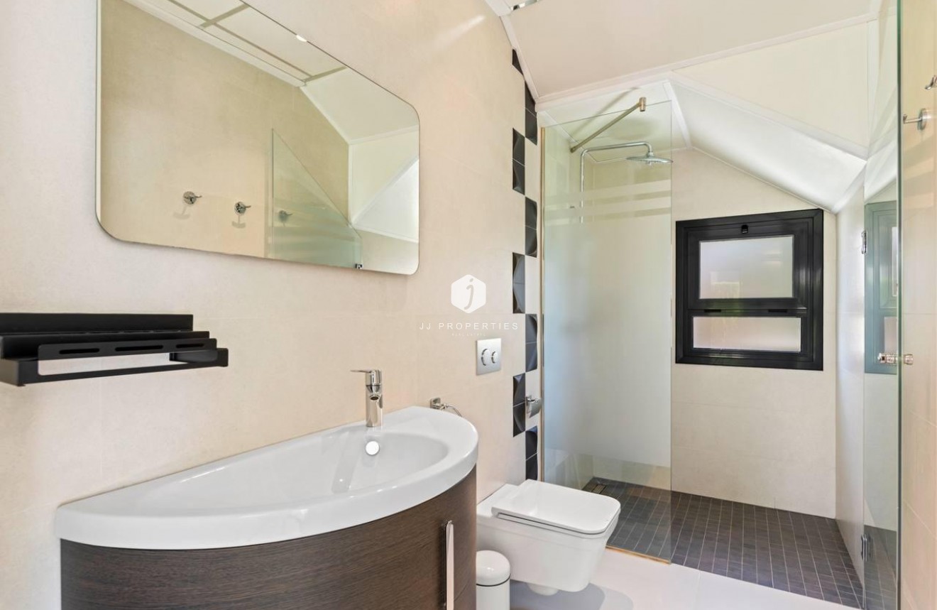 Tweedehands - Villa -
Orihuela Costa - Campoamor