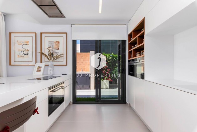 Tweedehands - Villa -
Orihuela Costa - Campoamor