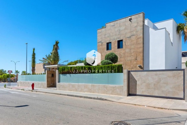 Tweedehands - Villa -
Orihuela Costa - Campoamor