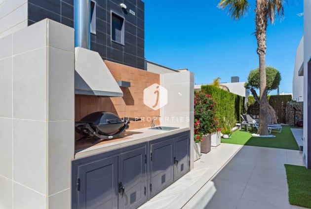 Tweedehands - Villa -
Orihuela Costa - Campoamor