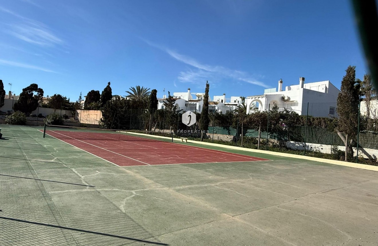 Tweedehands - Bungalow -
Torrevieja - Cañada Del Molino