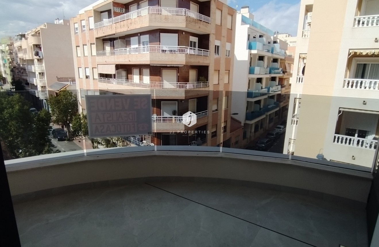 Tweedehands - Appartement / flat -
Torrevieja - CENTRE PLAYA DEL CURA LAS PISCINAS