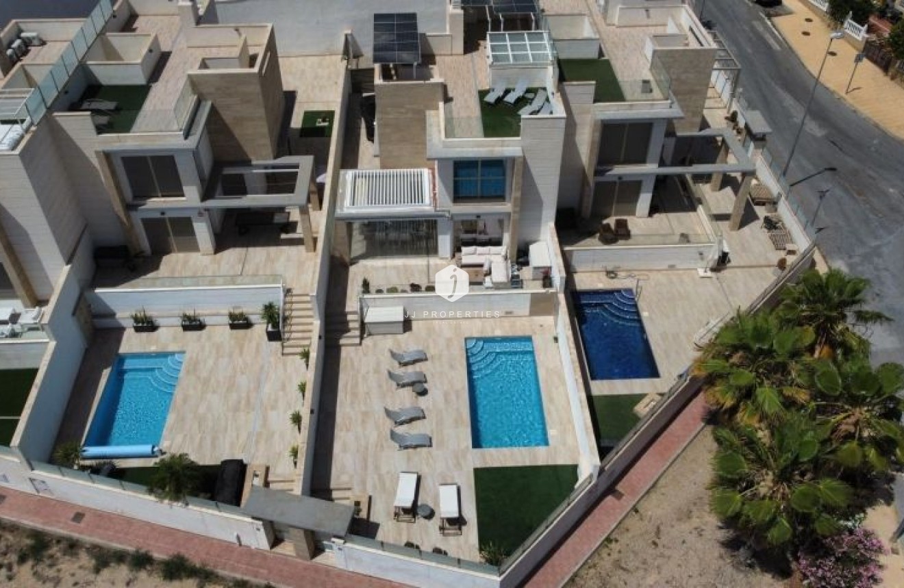 Tweedehands - Villa -
Orihuela Costa - Costa Blanca