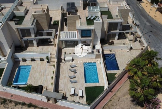 Tweedehands - Villa -
Orihuela Costa - Costa Blanca