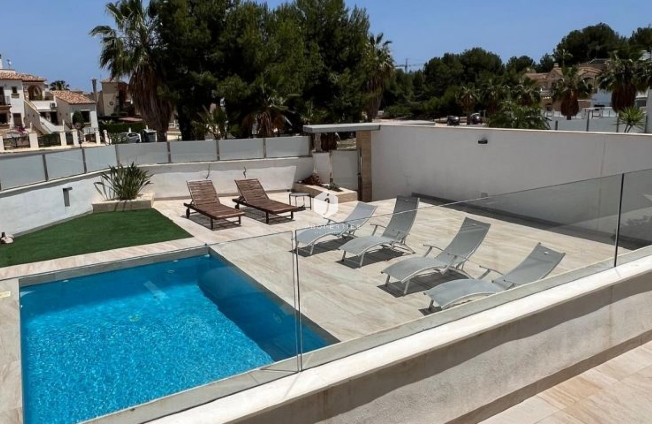 Tweedehands - Villa -
Orihuela Costa - Costa Blanca