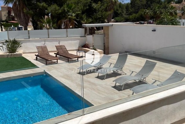 Tweedehands - Villa -
Orihuela Costa - Costa Blanca
