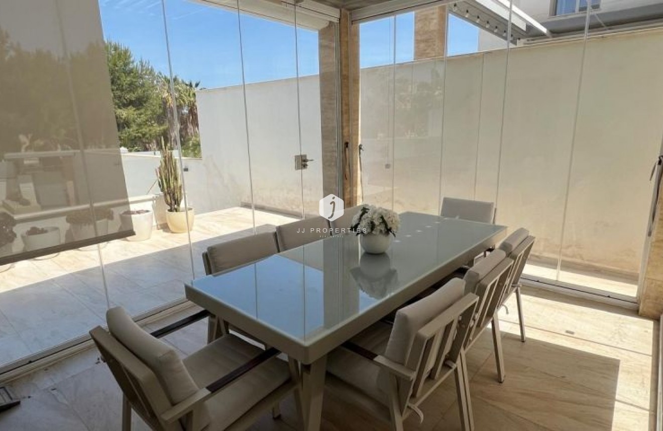 Tweedehands - Villa -
Orihuela Costa - Costa Blanca