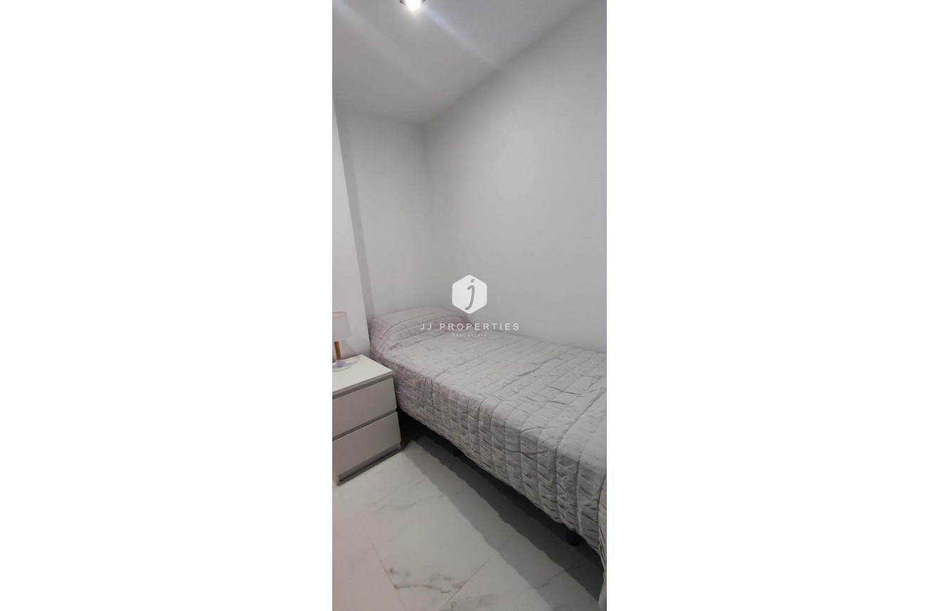 Tweedehands - Appartement / flat -
Torrevieja - Cabo cervera