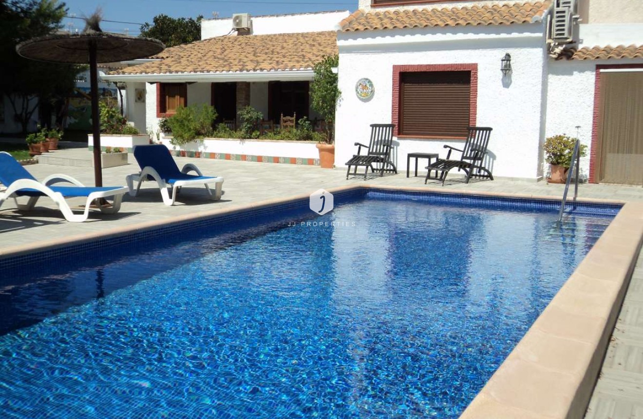 Tweedehands - Villa -
Orihuela Costa - Costa Blanca