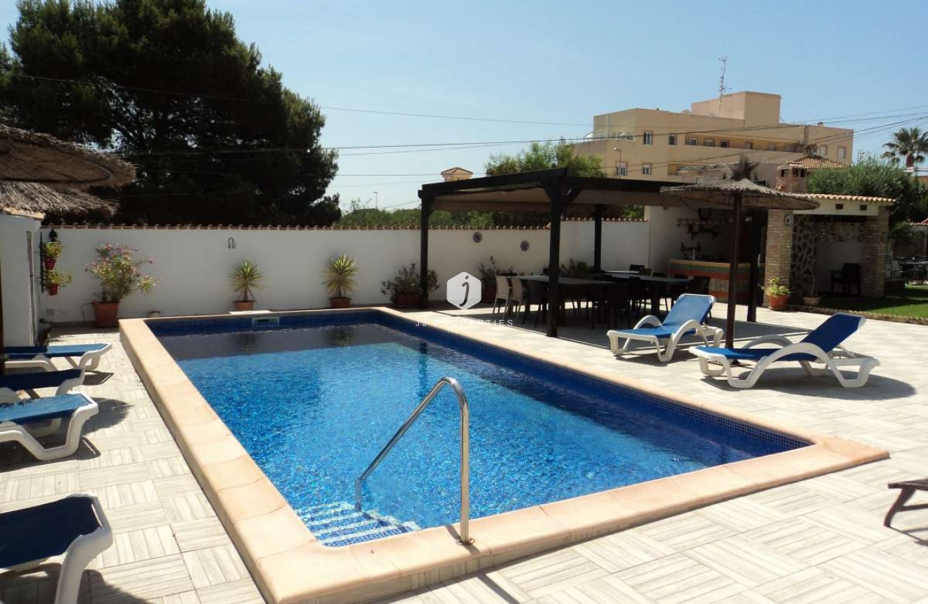 Tweedehands - Villa -
Orihuela Costa - Costa Blanca