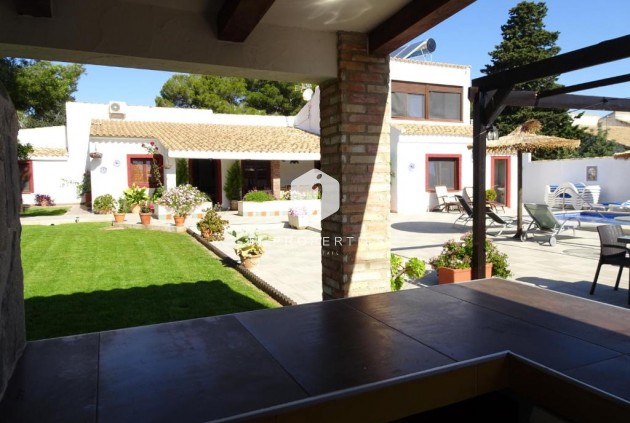 Tweedehands - Villa -
Orihuela Costa - Costa Blanca