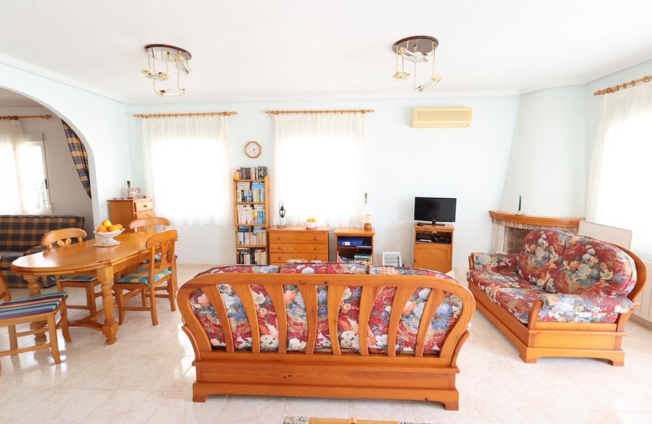 Tweedehands - Villa -
Los Balcones - Costa Blanca