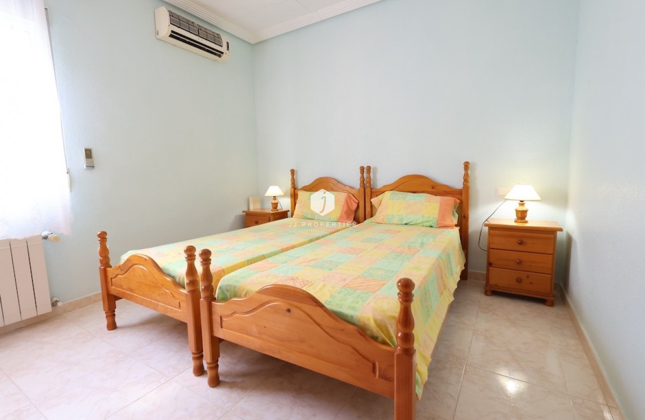 Tweedehands - Villa -
Los Balcones - Costa Blanca