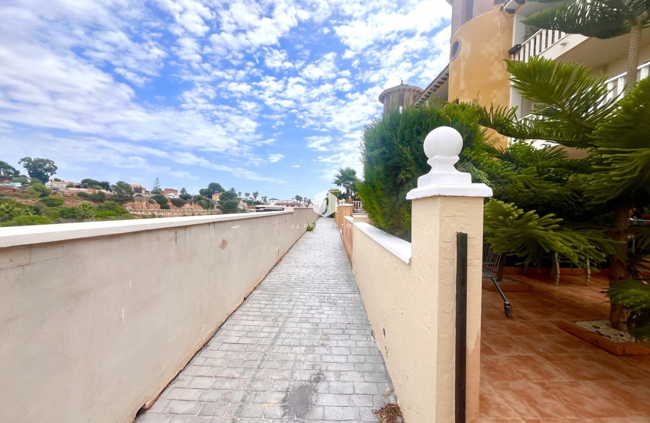 Tweedehands - Appartement / flat -
Cabo Roig - Costa Blanca