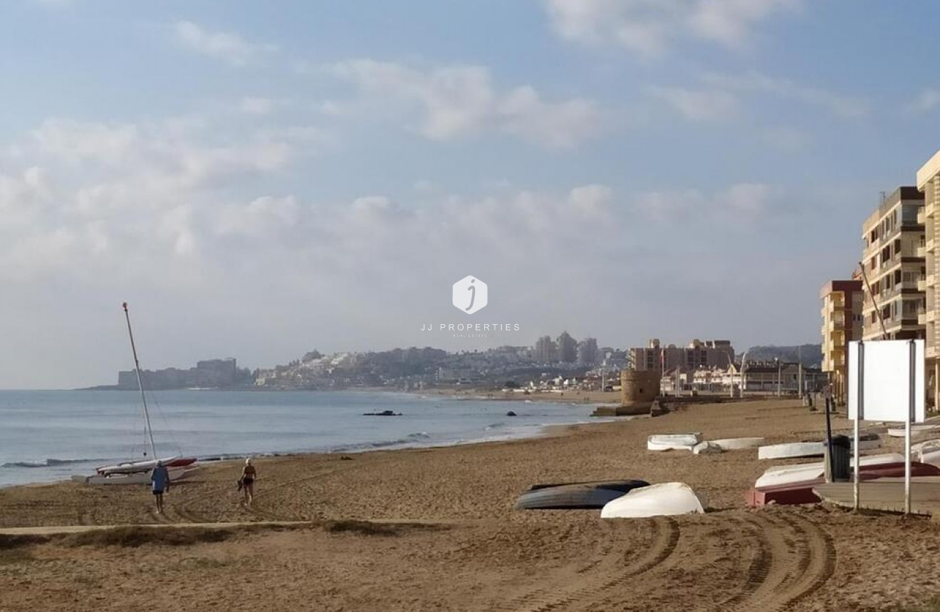 D'occasion - Appartement -
Torrevieja - La Mata
