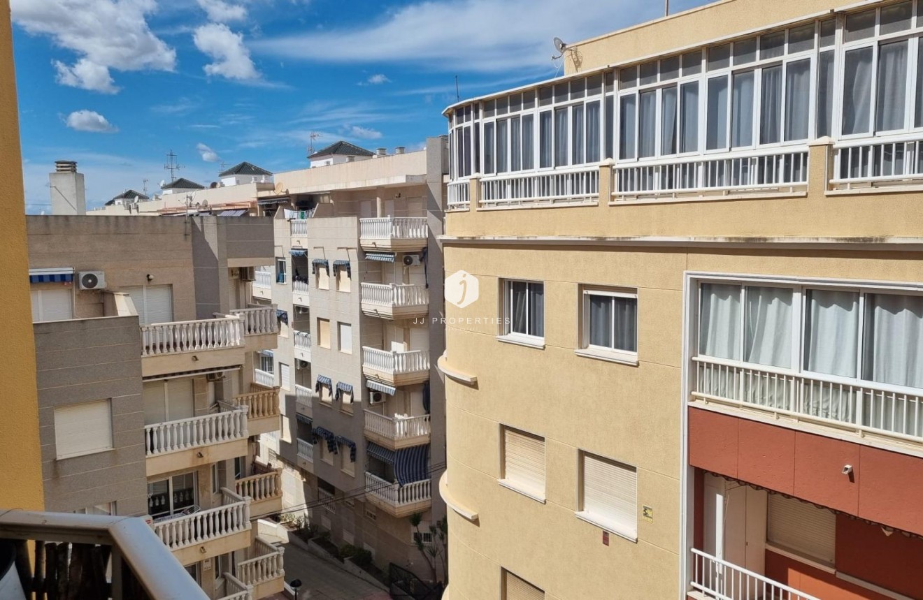 Tweedehands - Appartement / flat -
Torrevieja - Habaneras