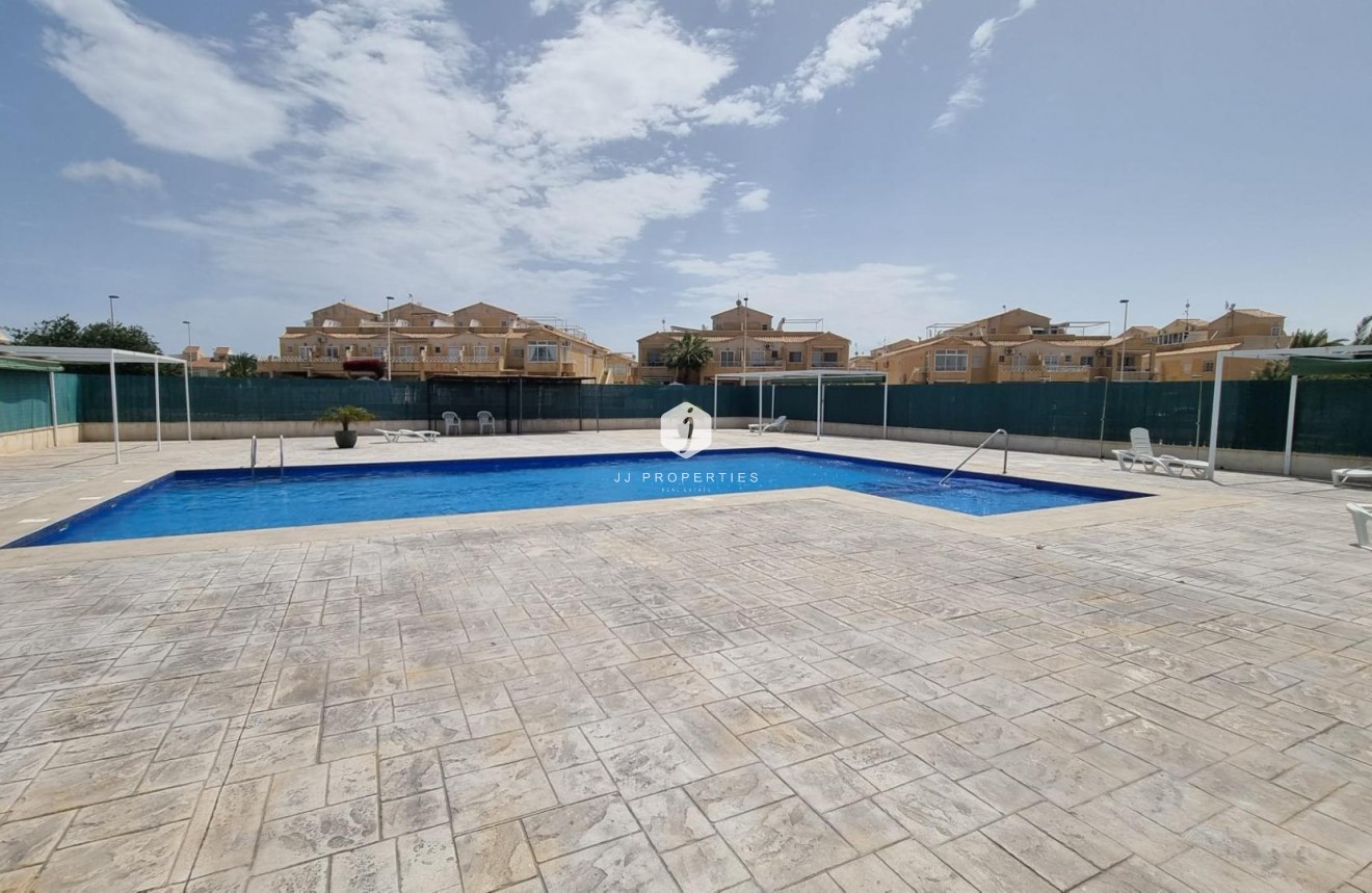 Tweedehands - Bungalow -
Torrevieja - La Siesta - El Salado - Torreta