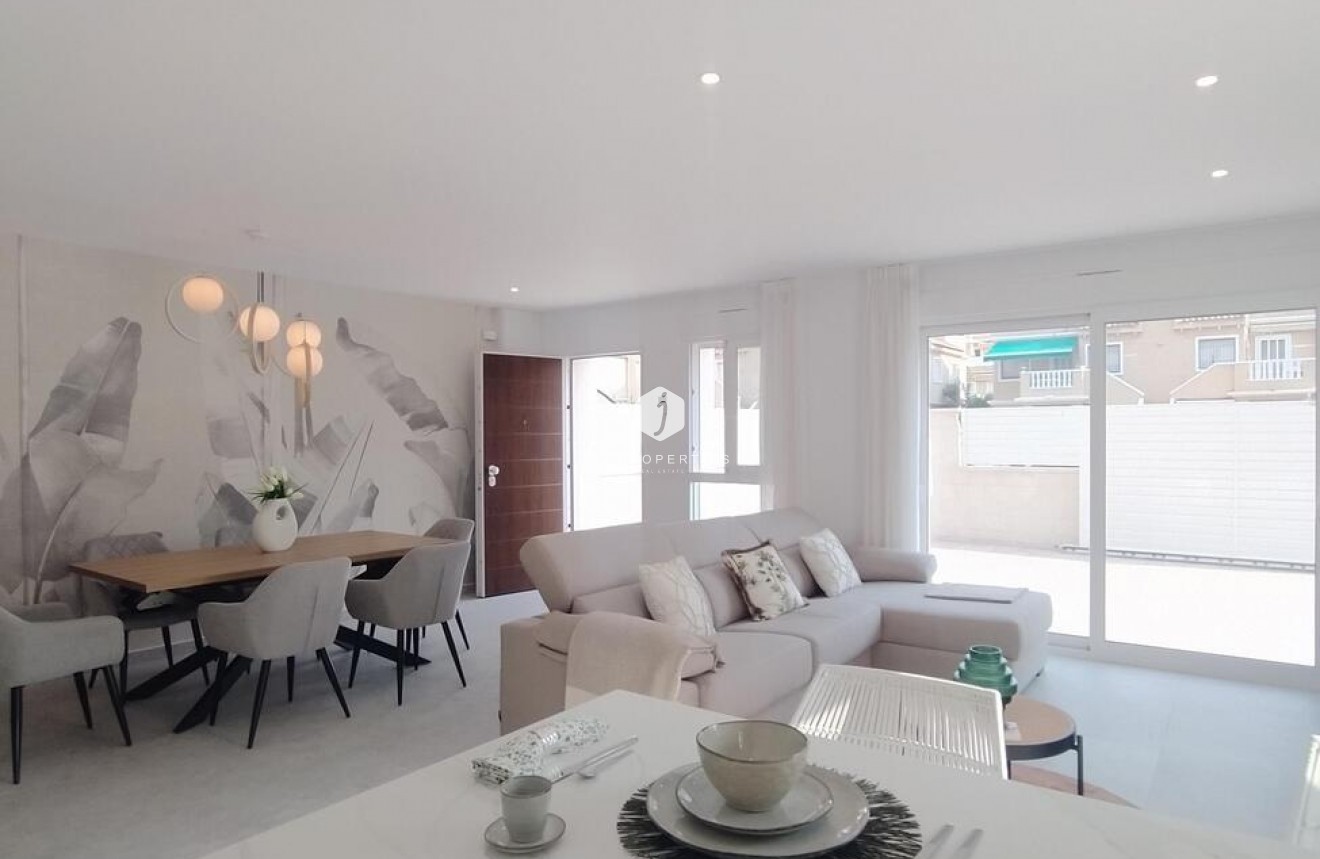 Tweedehands - Appartement / flat -
Torrevieja - Torreblanca