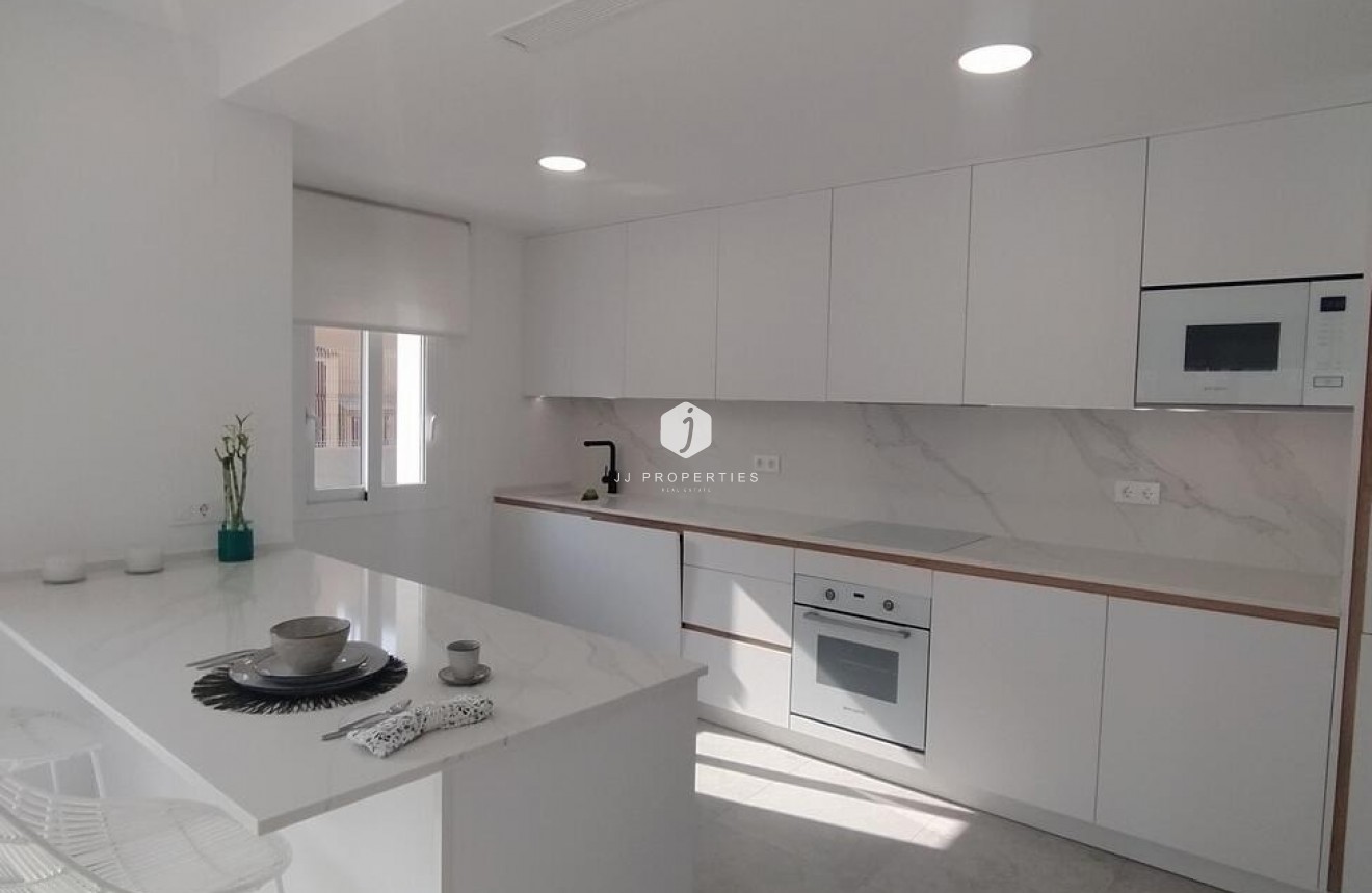 Tweedehands - Appartement / flat -
Torrevieja - Torreblanca