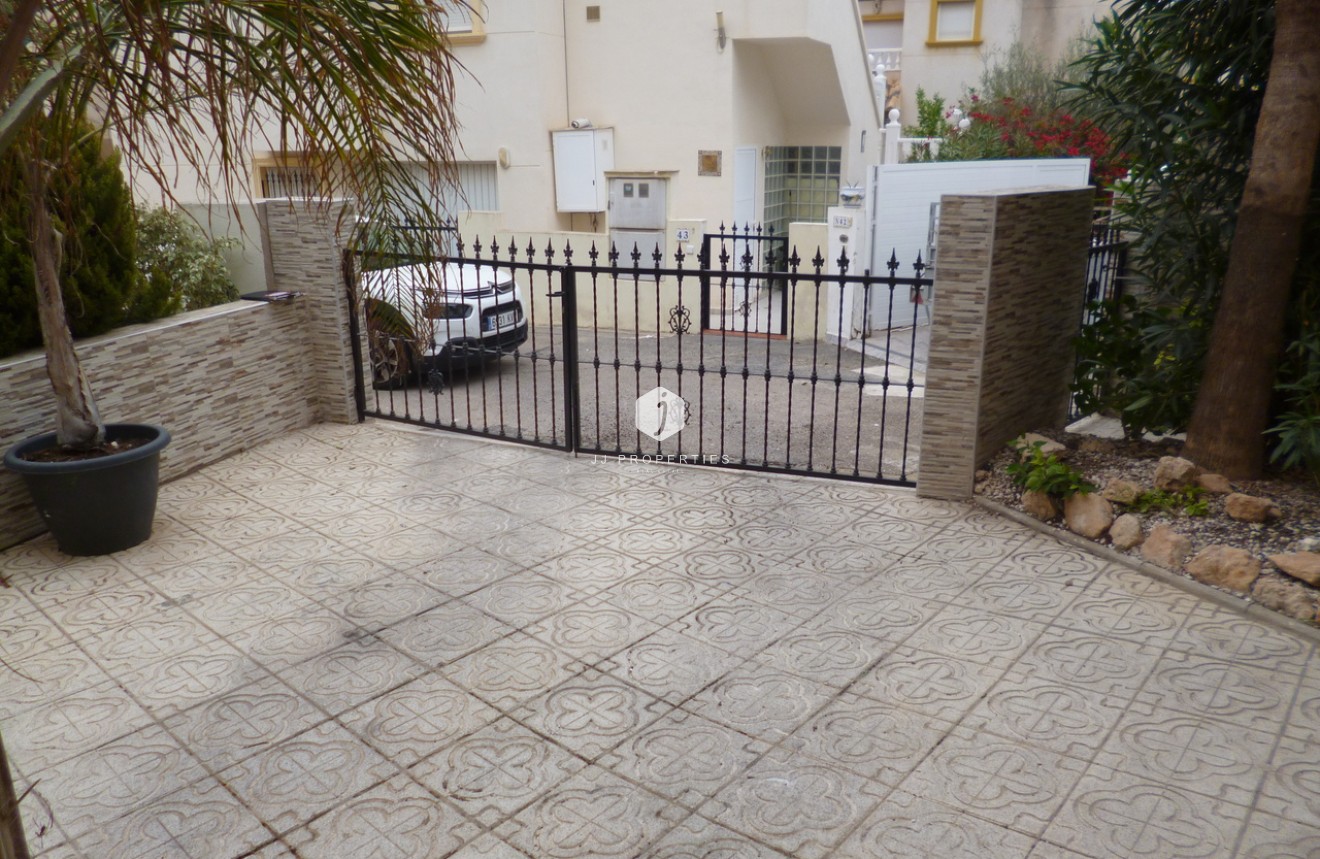 Tweedehands - Villa -
Playa Flamenca - Costa Blanca