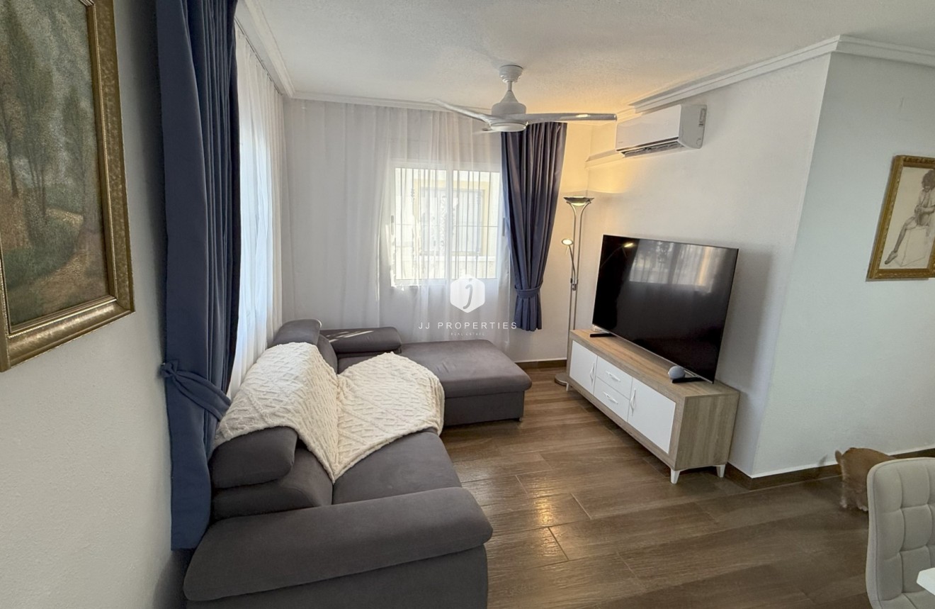 Tweedehands - Villa -
Orihuela Costa - Costa Blanca