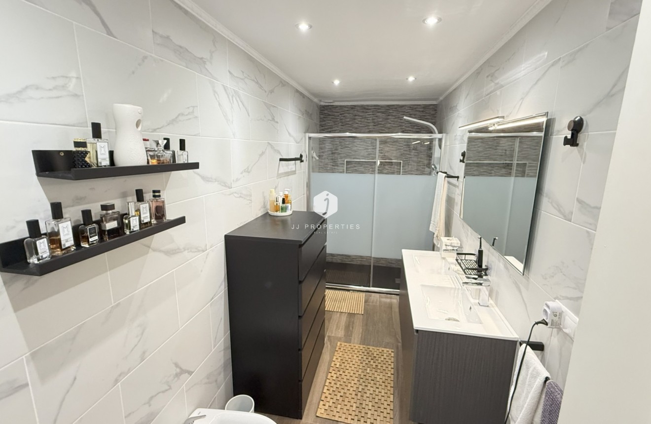 Tweedehands - Villa -
Orihuela Costa - Costa Blanca